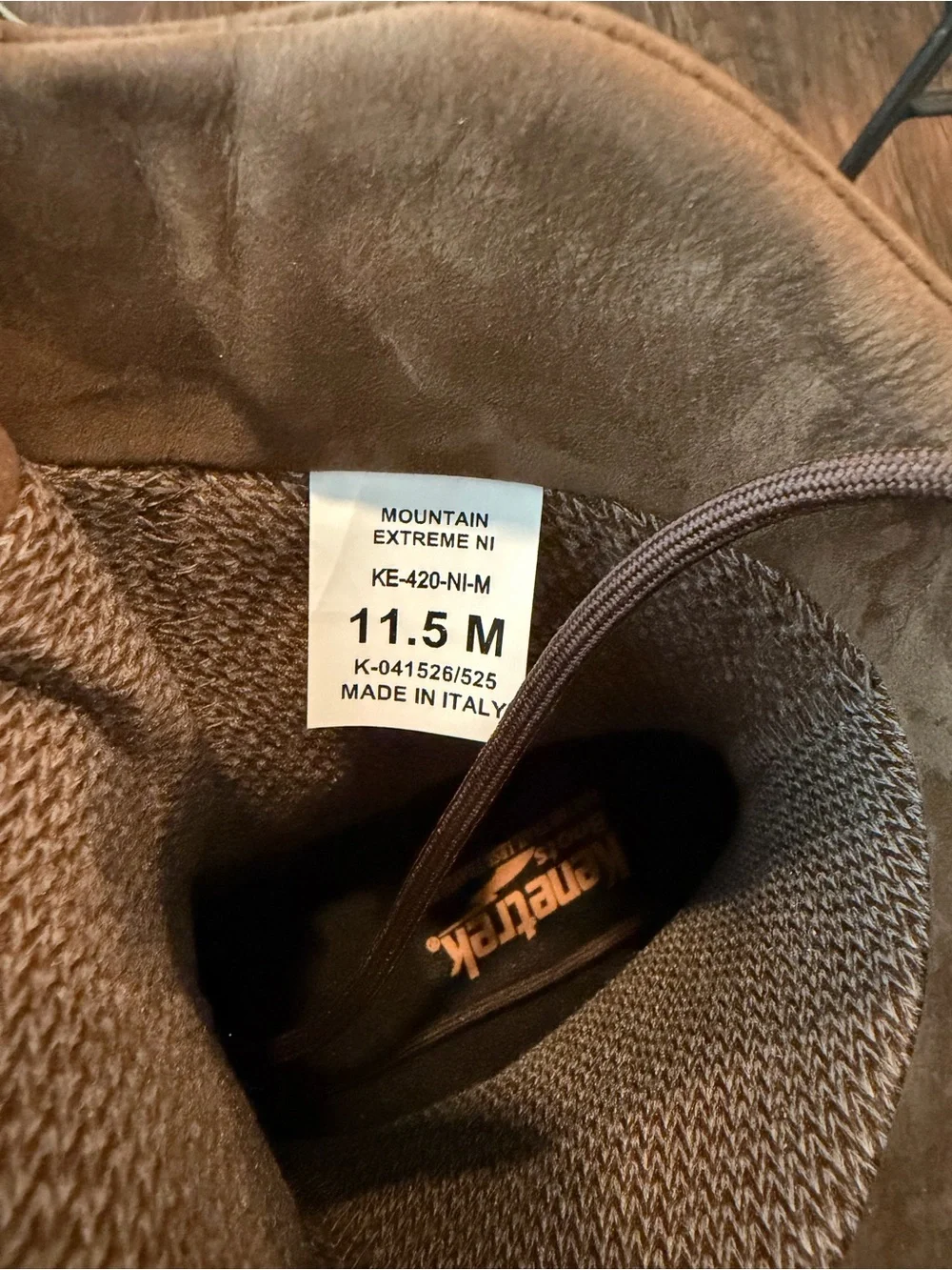 Kenetrek mountain extreme boots. Brand new